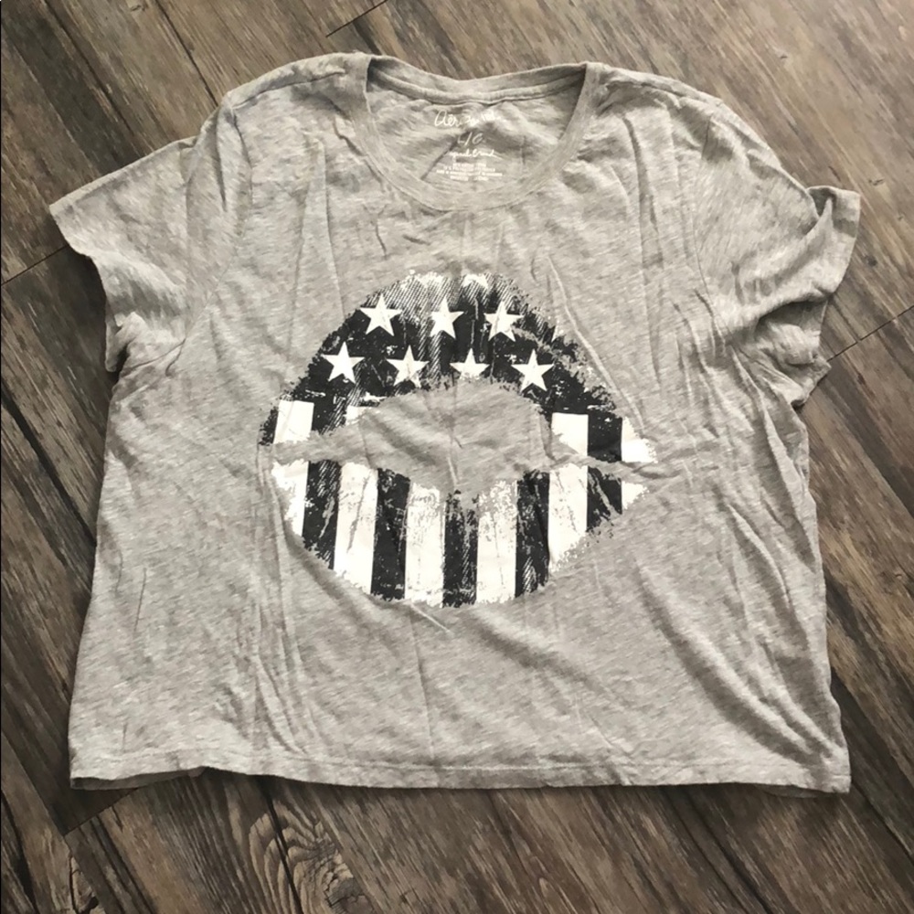 Lips crop top